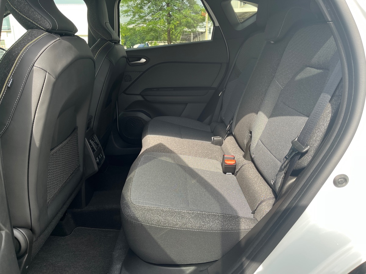 RENAULT Captur TECHNO E-TECH FULL HYBRID 145