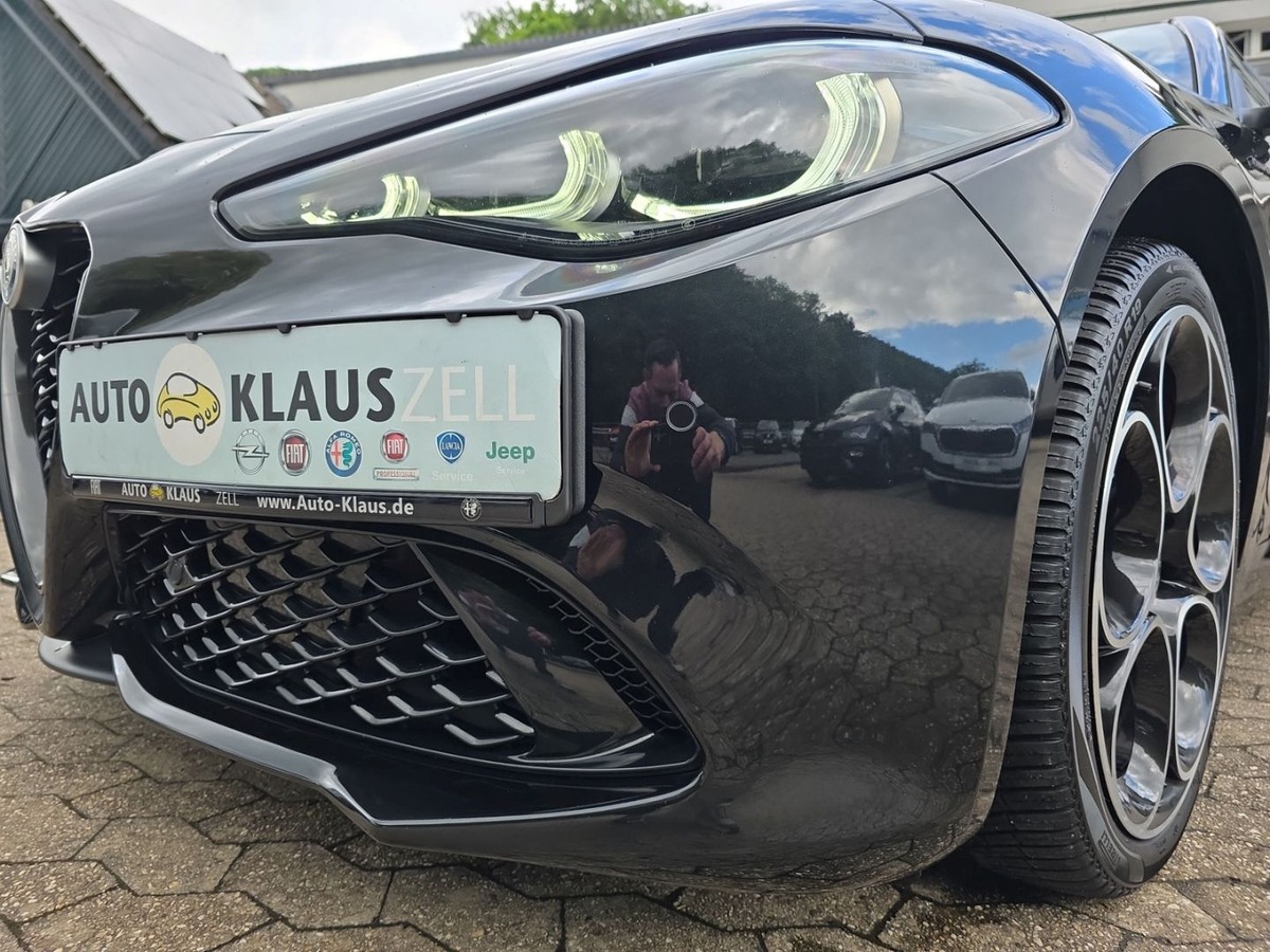 Alfa Romeo Giulia 2.0T 280ch Competizione Q4 AT8 Toit ouvrant Harman-Kardon