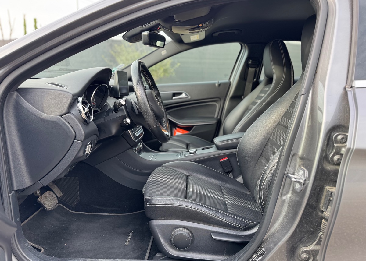 Mercedes-Benz GLA (2) 180 SENSATION 7G-DCT
