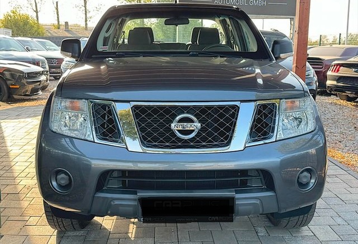 Nissan Navara Nissan Navara Pickup Double Cab XE