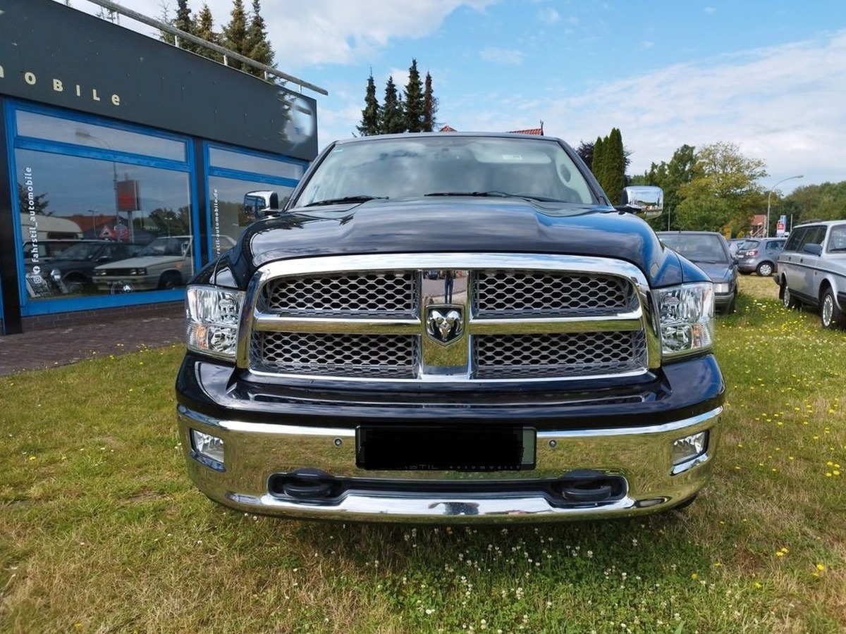 Dodge RAM 1500 5,7 V8/Cabine multiplace/Laramie.