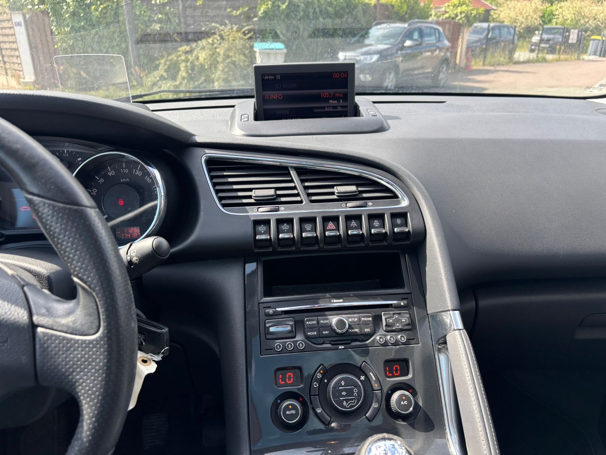 Peugeot 3008 2.0 HDI Premium Pack - ATTELAGE - DISTRIBUTION NEUVE - GARANTIE