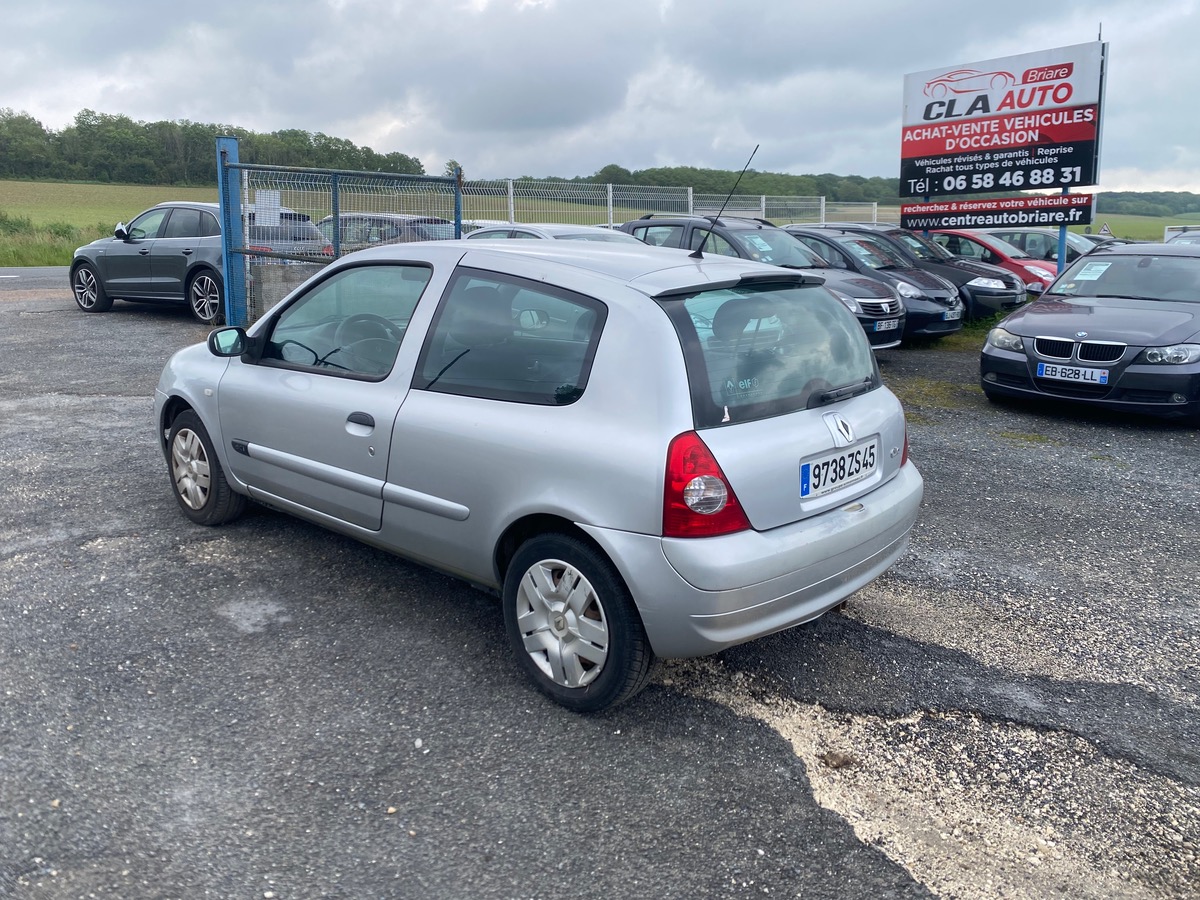 RENAULT Clio 1.5 dci 80cv extrêmes 5 places  ct ok moteur changer 180010km