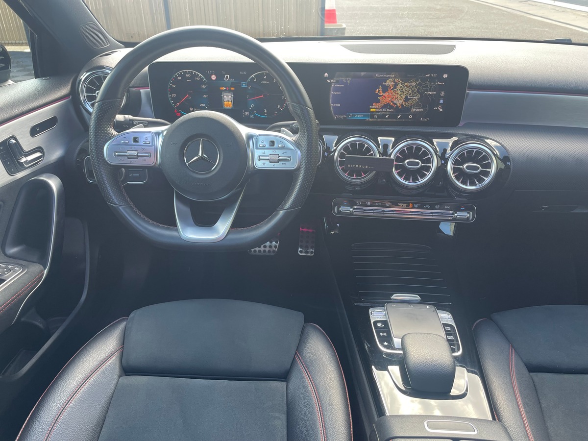 Mercedes-Benz Classe A 200 AMG LINE 163 cv LED AMBIANCE - CARPLAY - TOIT OUVRANT - SIEGE CHAUFFANT