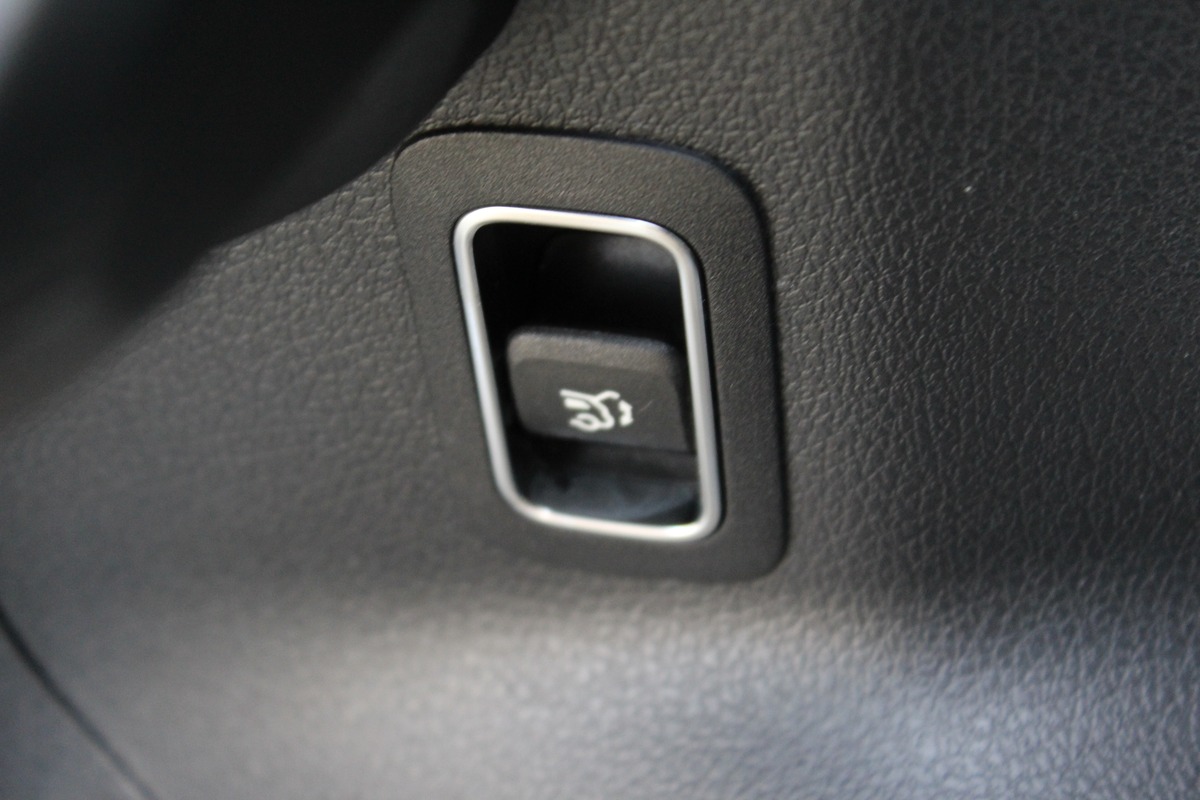 Mercedes Benz CLASSE B III 180 D AMG LINE 7G-DCT  (attelage)