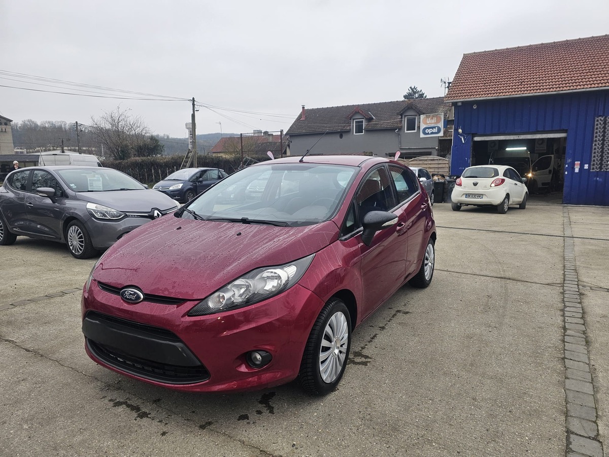 Ford Fiesta 1.4 95 CH PAIEMENT EN PLUSIEURS FOIS