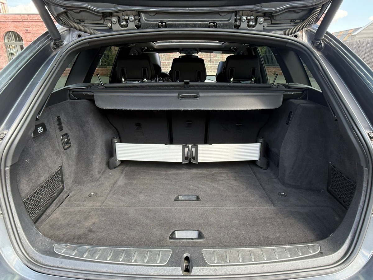 Bmw 330 D PACK M / HARMAN KARDON / VOLANT M