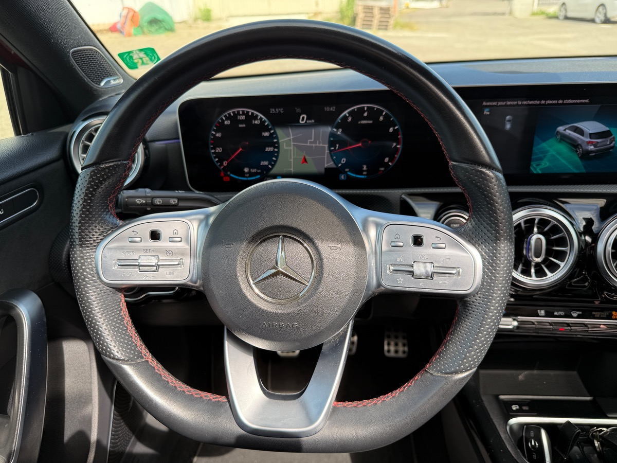 Mercedes-Benz Classe A 180 AMG line 1.3 136 cv, Toit ouvrant, Burnmeister, Sièges chauffants