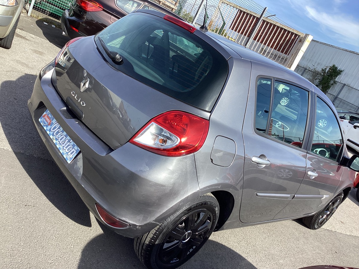 RENAULT Clio 1.2 Authentique