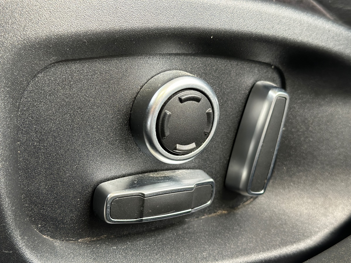 Jaguar XE D180 BVA AWD R-DYNAMIC SE
