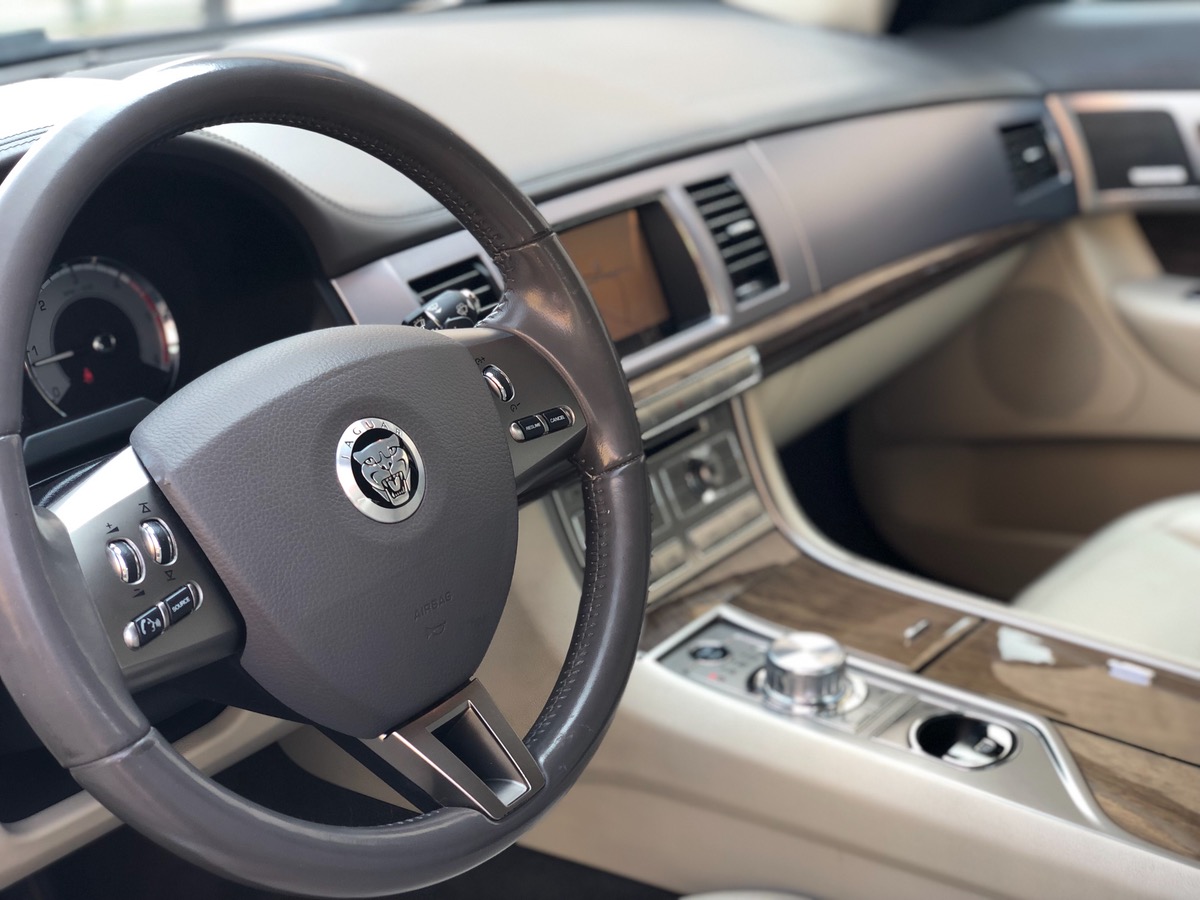 Jaguar XF 2.7 V6 207 BVA luxe premium