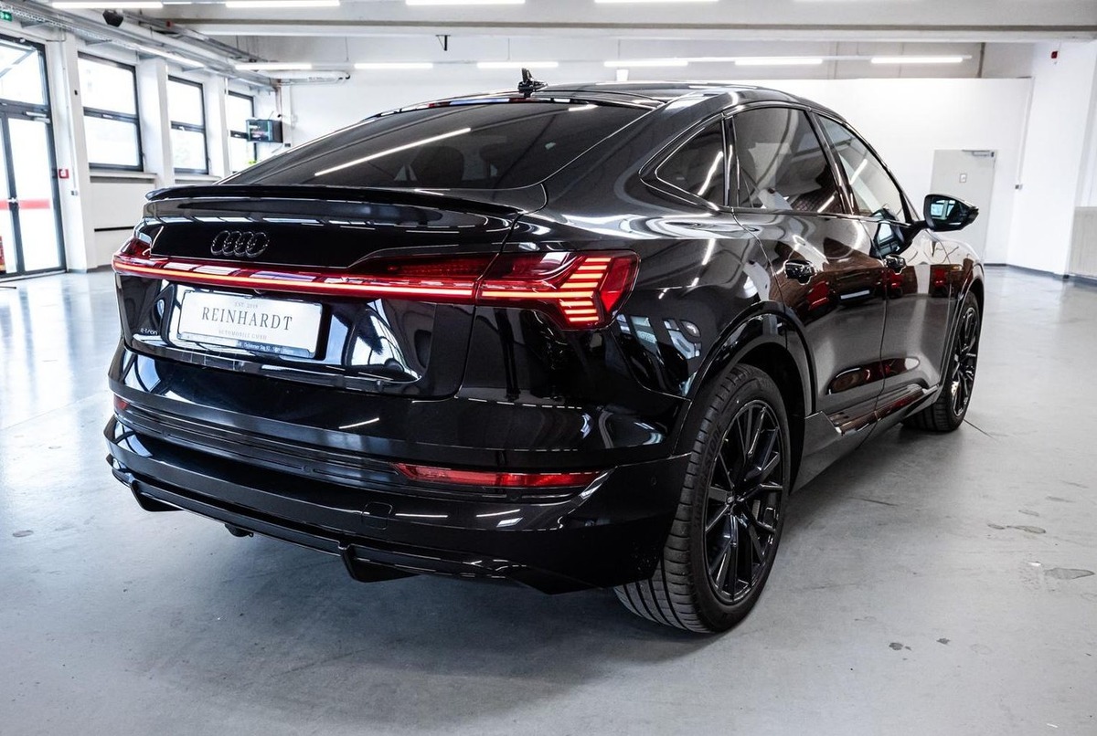 Audi e-tron Sportback 55 408ch S Line e-quattro Black Edition Bang&Olufsen Toit ouvrant