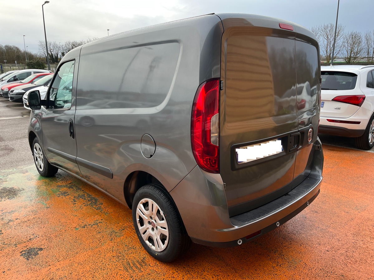 Fiat Doblo Cargo III Phase 2 1.3 MJTD Fourgon 95 CH PACK PROFESSIONAL TRIO NAV E6 TVA récupérable