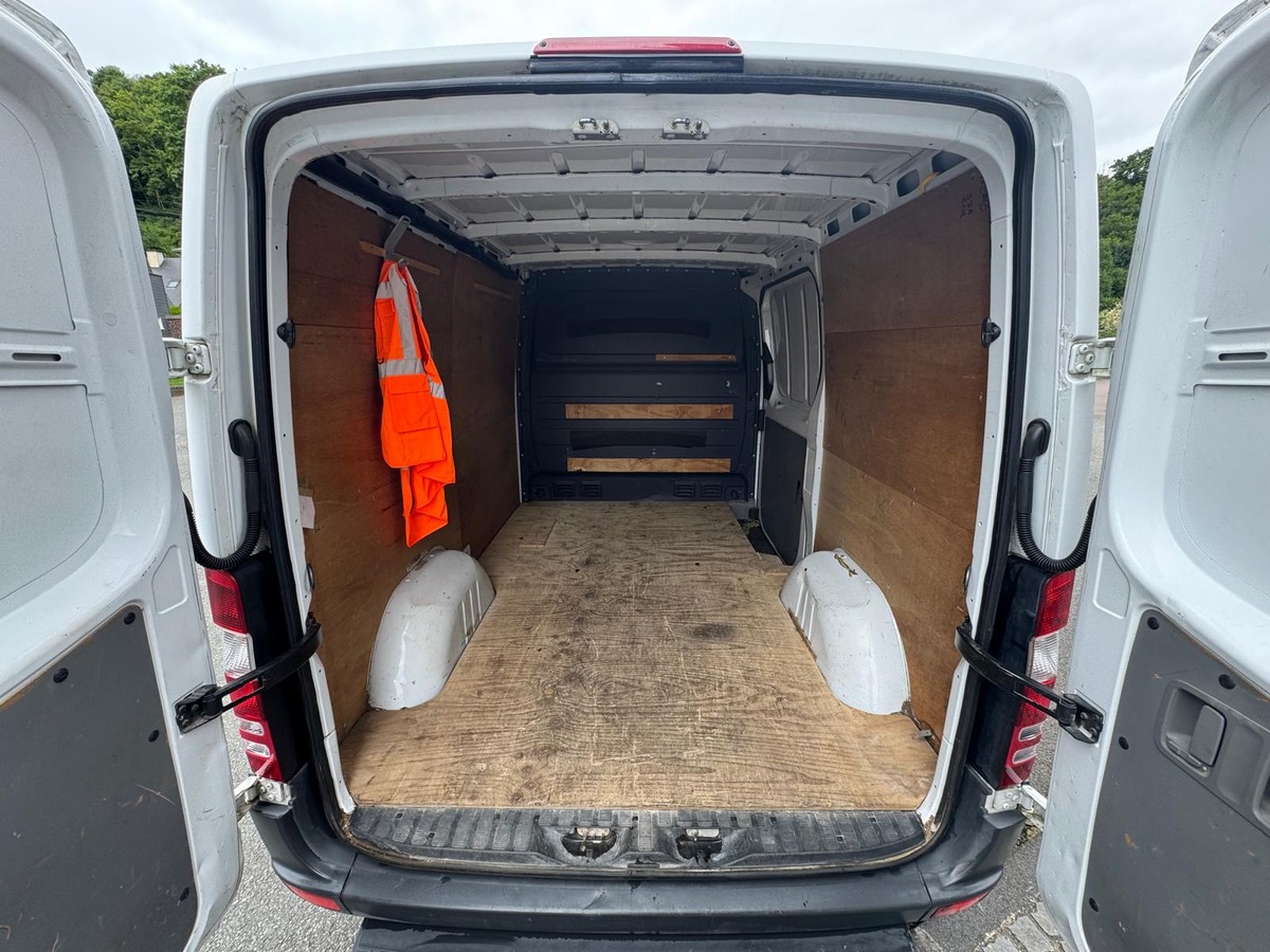 Mercedes-Benz Sprinter 906.613 210CDI 2.2 Fourgon moyen tôlé 3.0T 95 cv