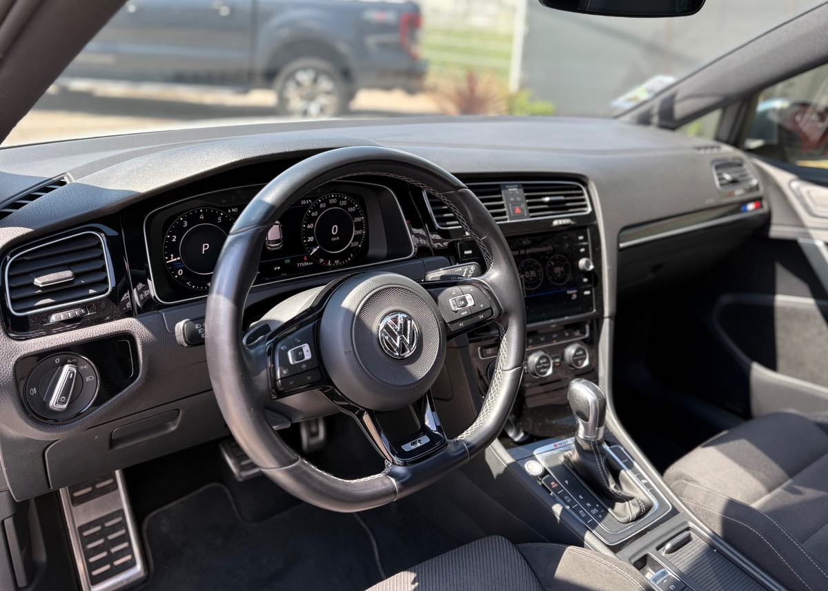 Volkswagen Golf VII (2) 2.0 TSI 300 R 4MOTION DSG7 5P