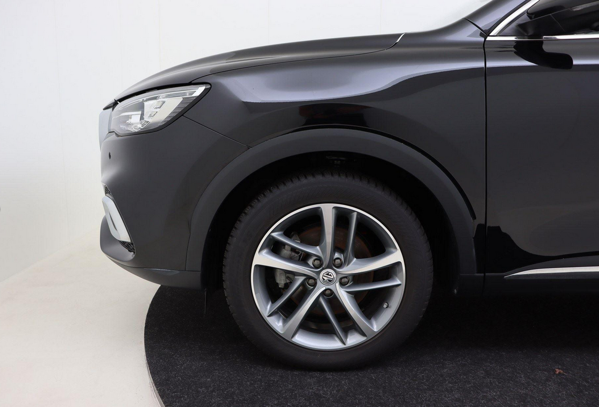 MG EHS Luxury 1 5 TGDI 258 hp PHEV