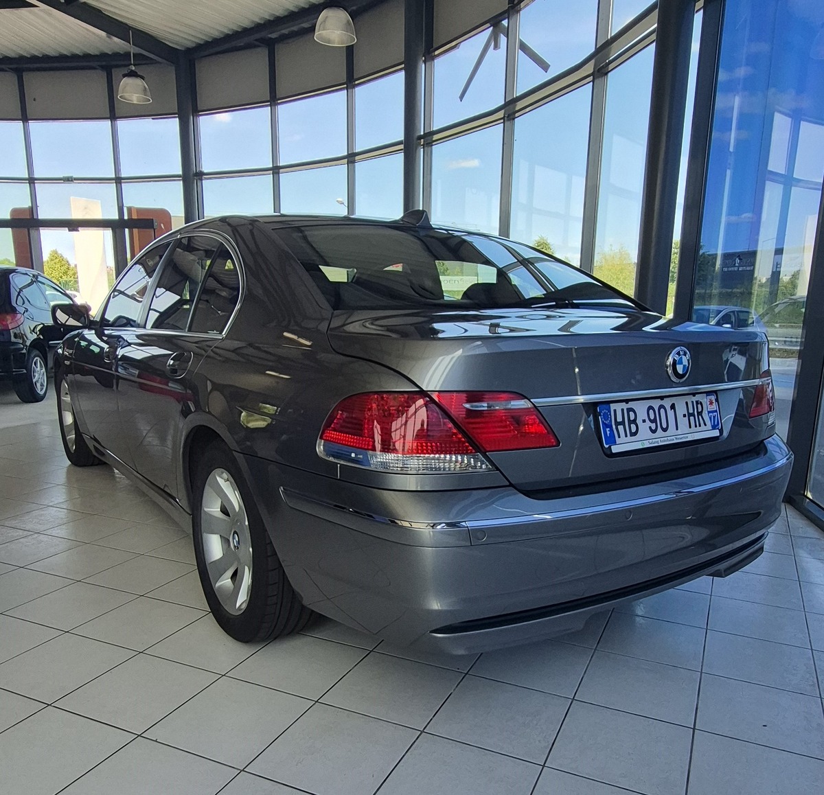 Bmw Série 7 740i 303CV
