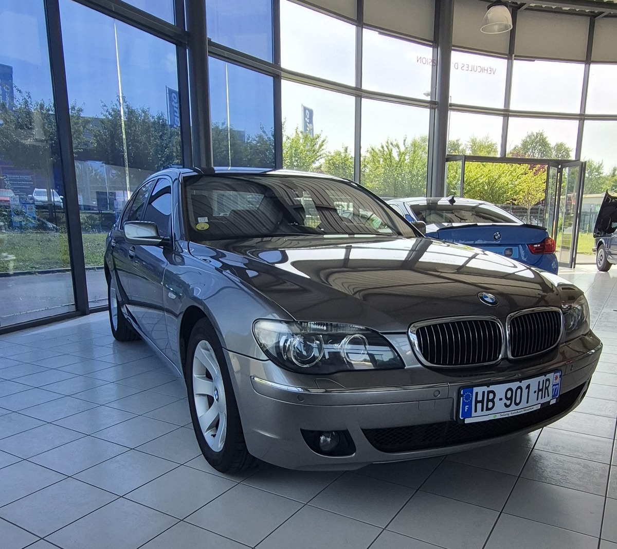 Bmw Série 7 740i 303CV