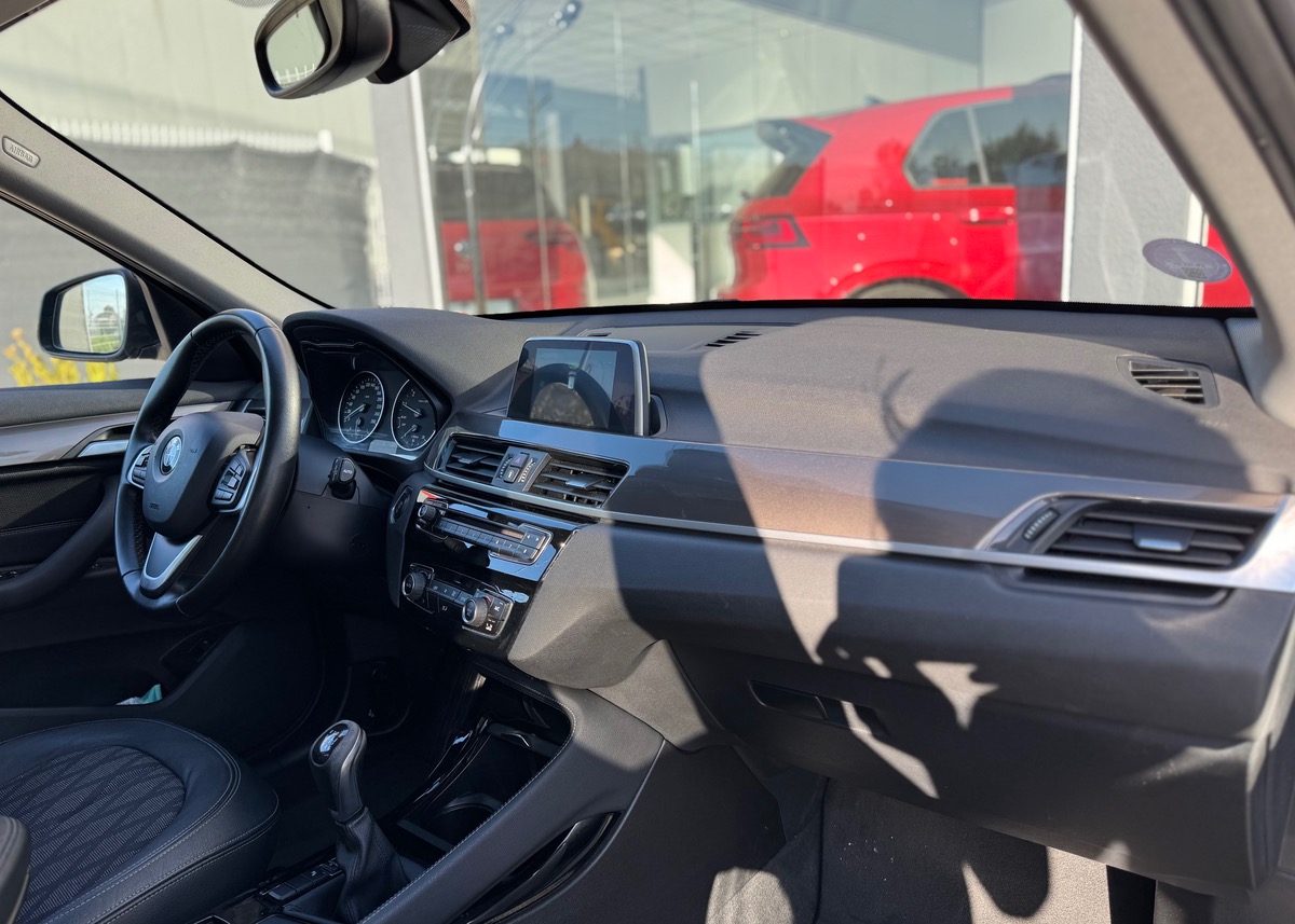 Bmw X1 (F48) SDRIVE 18I LOUNGE