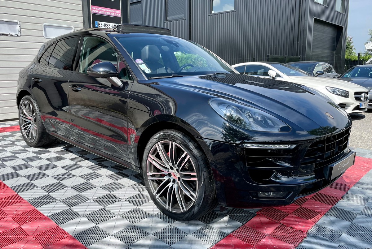 Porsche Macan 3.6 V6 TURBO 400 Full Options a