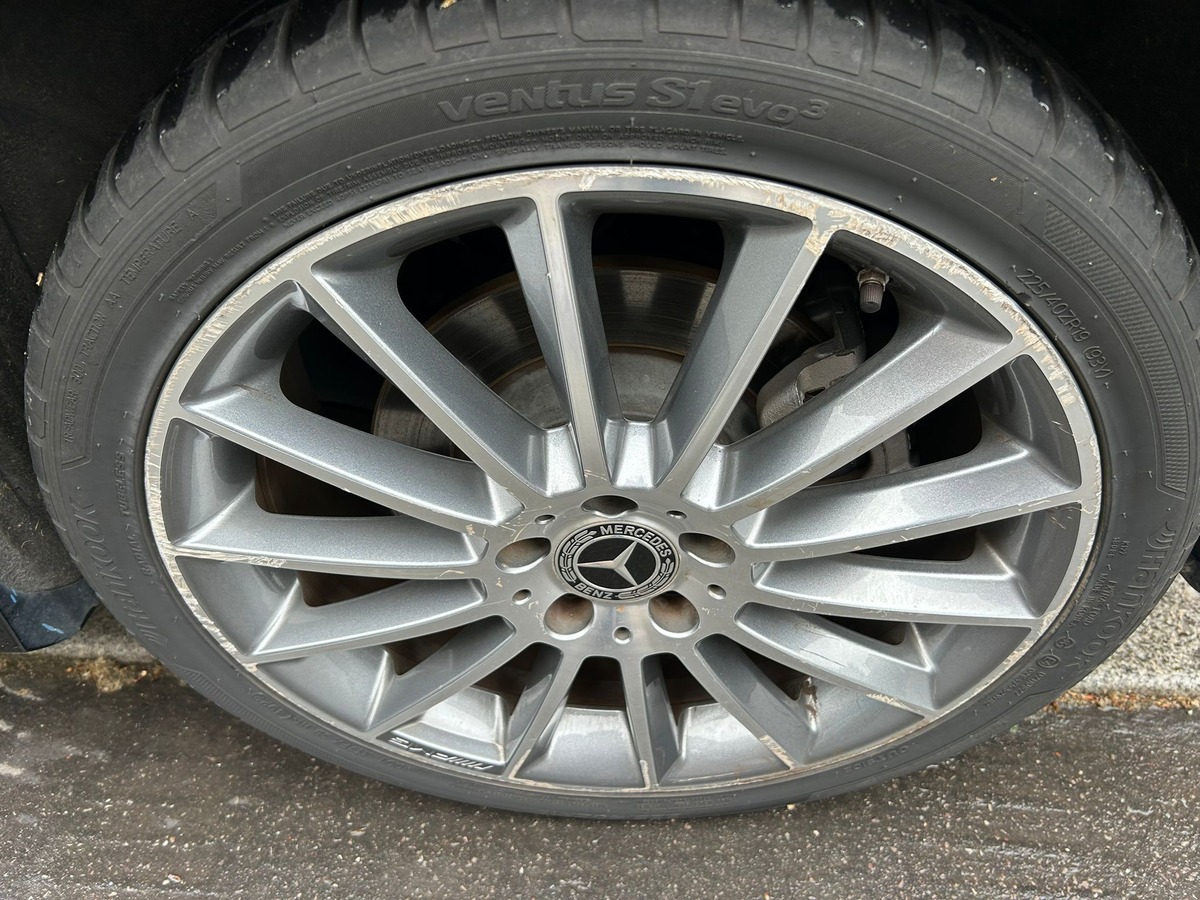 Mercedes-Benz Classe A IV 250 E 8CV AMG LINE 8G-DCT (Full Options)