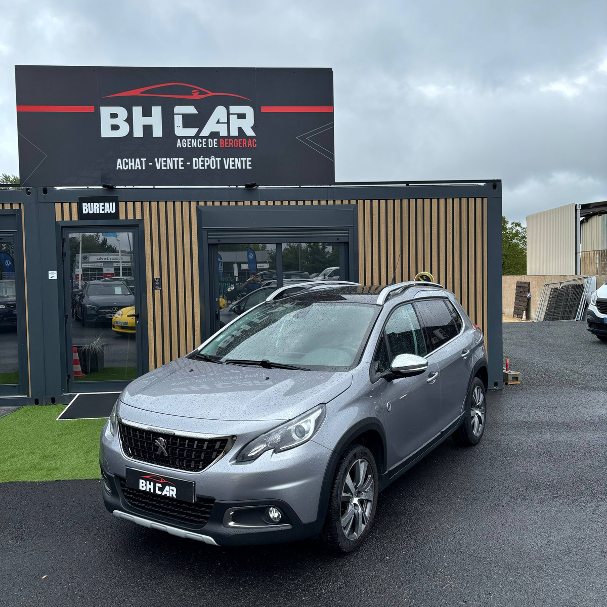 Image: Peugeot 2008 1.6 BlueHDi 100ch Crossway Grip control Toit panoramique