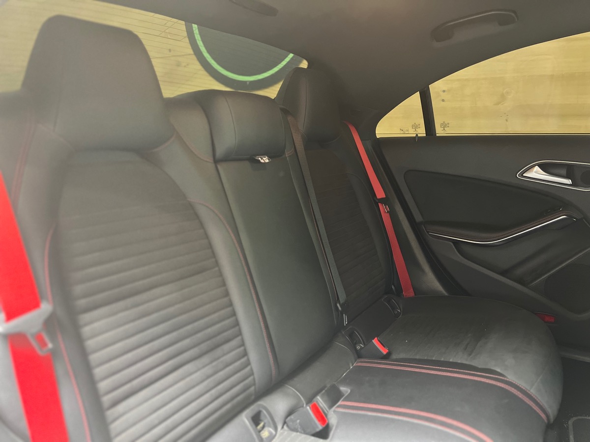Mercedes-Benz CLA 45 AMG 4MATIC // ENTRETIEN FULL MERCEDES