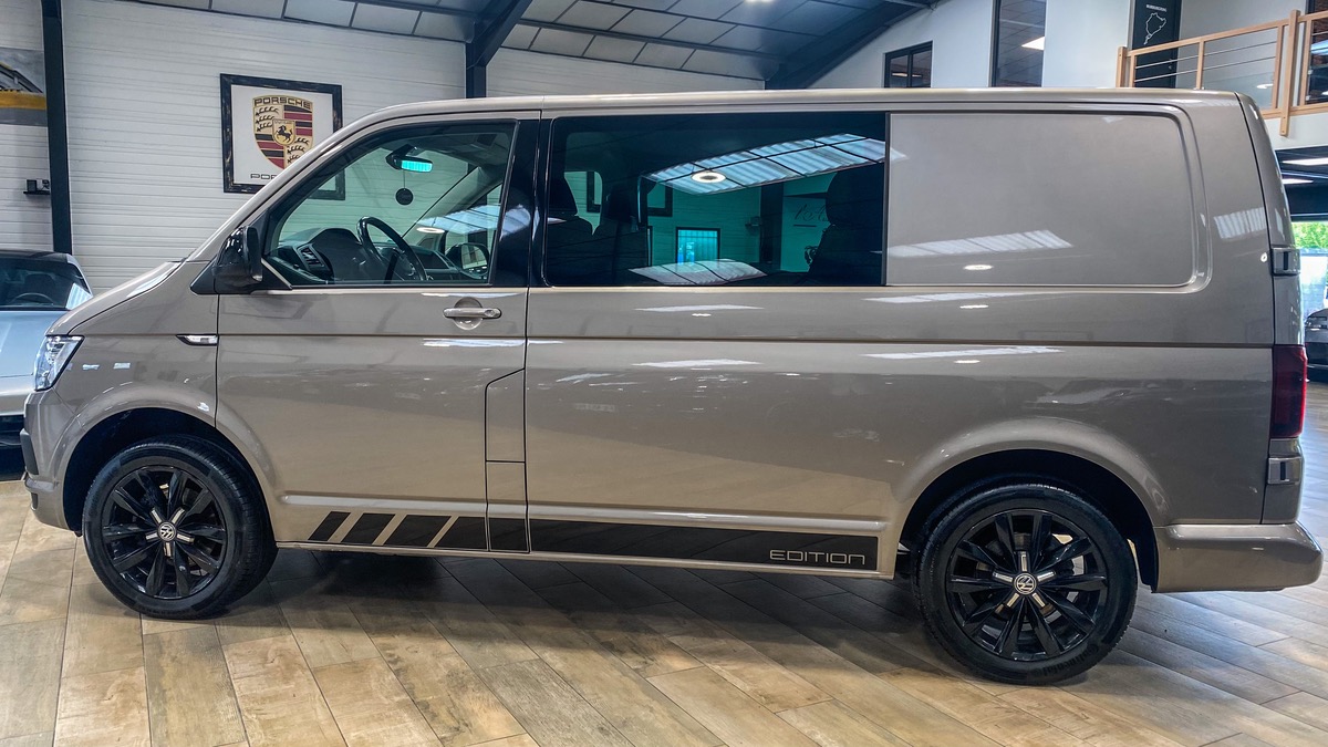 Volkswagen Transporter T6 150 PROCAB 6P EDITION