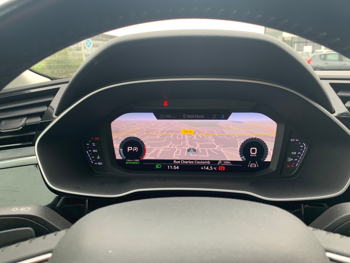 Audi Q3 DESIGN LUXE QUATTRO