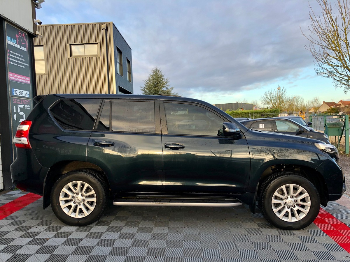 Toyota Land Cruiser 190 D4-D LOUNGE TECKNO 7PL ll