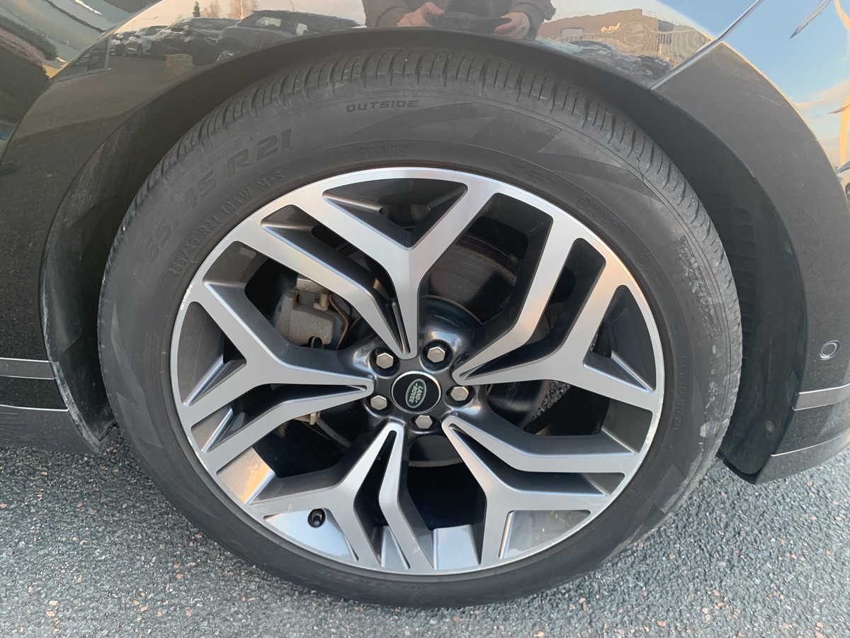Land-Rover Range Rover Velar R-DYNAMIC 300