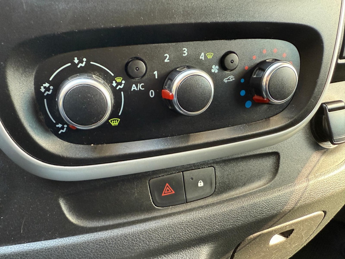 RENAULT Trafic III (2) FOURGON L2H1 2.0 DCI 1300 120