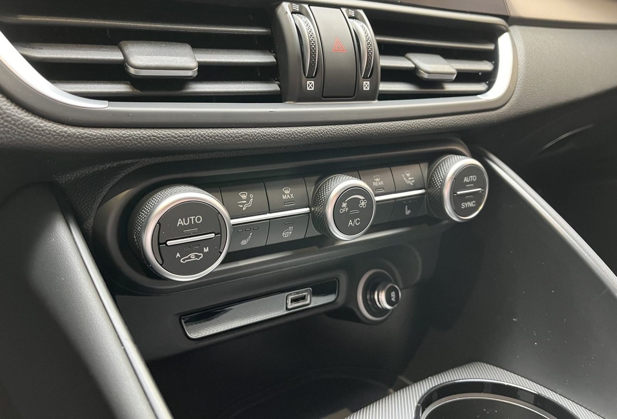 Alfa Romeo Giulia 2.0 TB 280ch Veloce Q4 AT8 Gris Vesuve Harman-Kardon