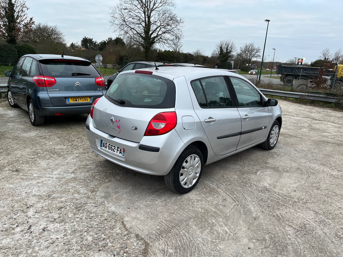 RENAULT Clio 1.5 dci