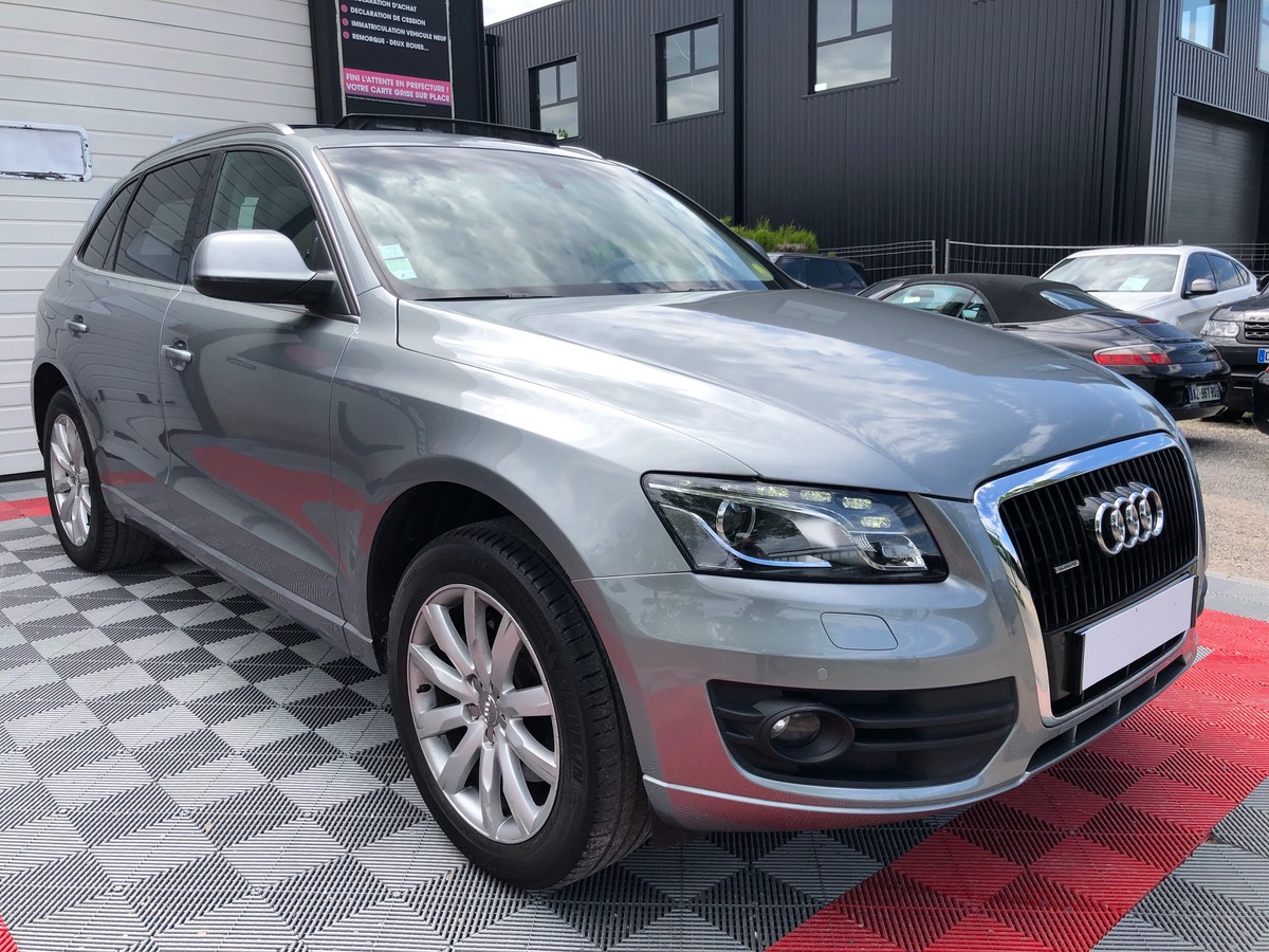 Audi Q5 V6 3.0 TDI quattro 245 CV AVUS Toit Pano t