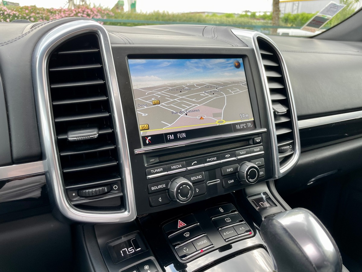 Porsche Cayenne S V8 4.2 TDi DPF 382 AWD b