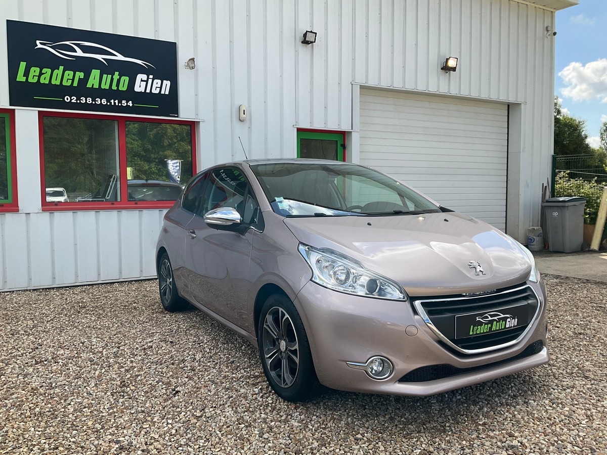 Peugeot 208 1.2 VTI 82 CH ALLURE 116763 KM