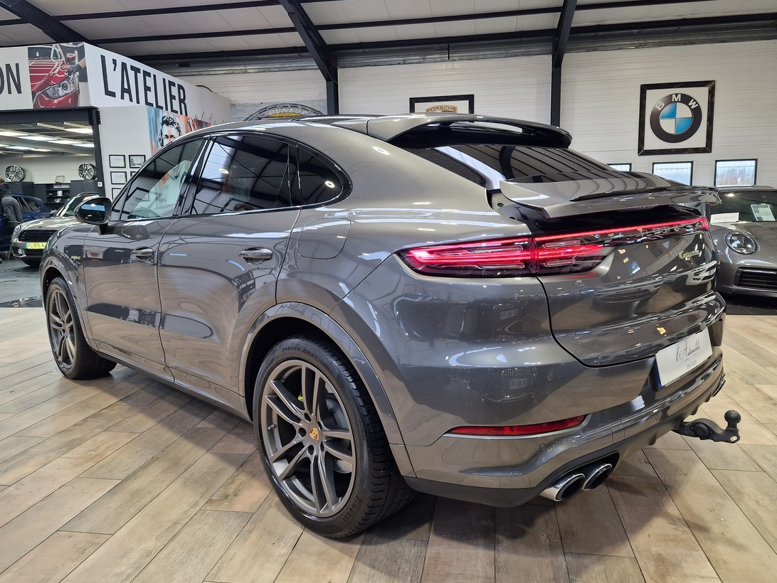 Porsche Cayenne Coupé III 3.0 V6 462 E-HYBRID PLATINIUM EDITION