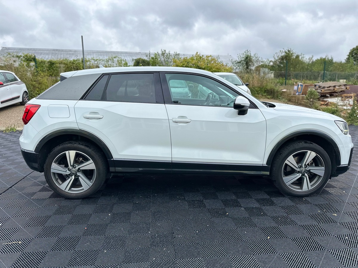 Audi Q2 S-LINE 1.4 tfsi 150 cv Boîte auto - VIRTUAL COCKPIT - BANG & OLUFSEN - APPLE CARPLAY