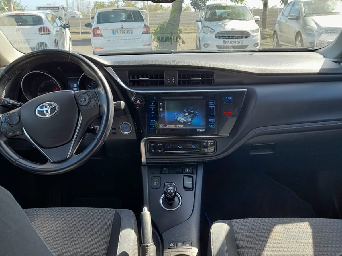 Toyota Auris hybride 136h - bv cvt