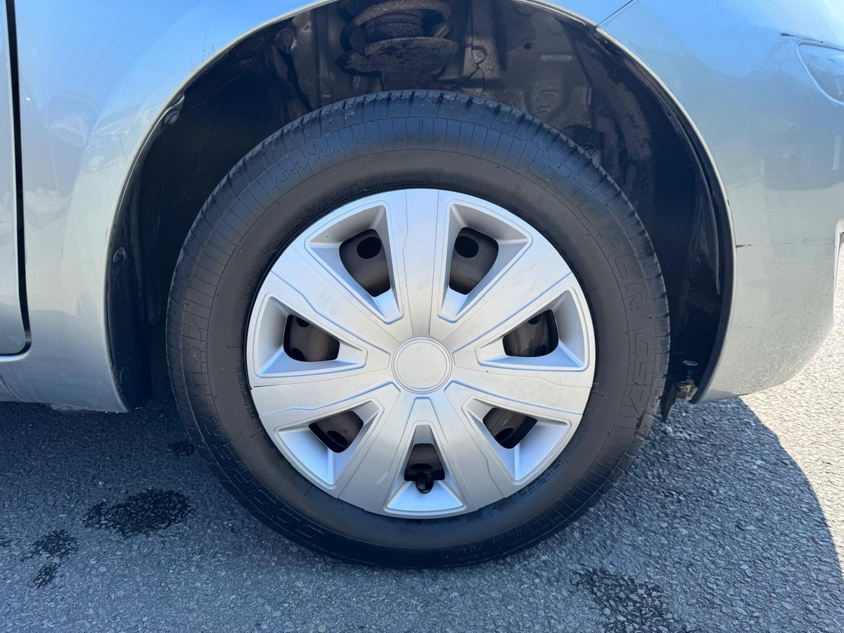 Toyota Yaris 2 France 5 portes 1.0 VVTi 68 cv