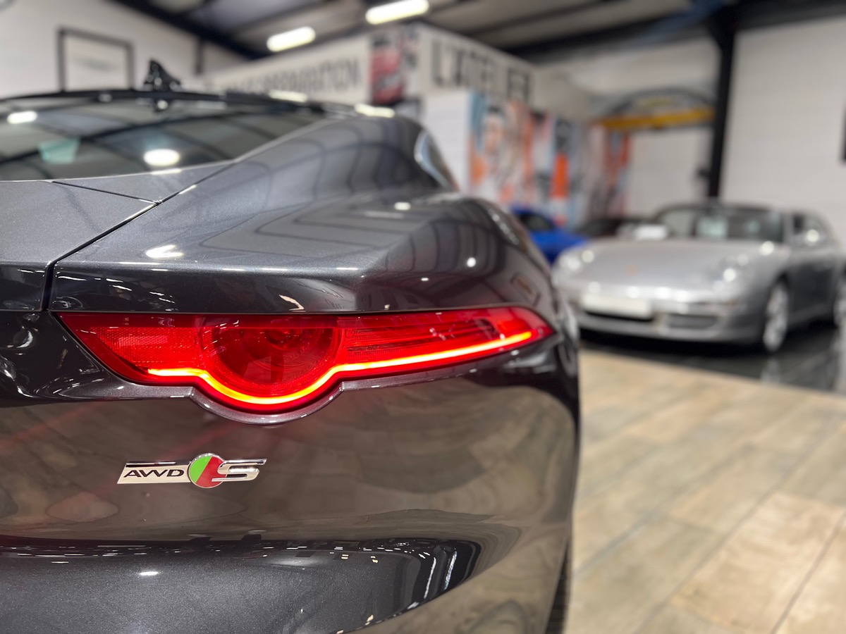 Jaguar F-Type Cabriolet COUPE 3.0 V6 380 AWD S BVA8 HH