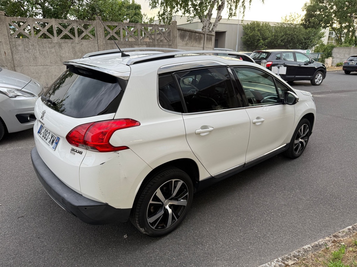 Peugeot 2008 1.6 e-HDI 115 CV féline titane 4XCB