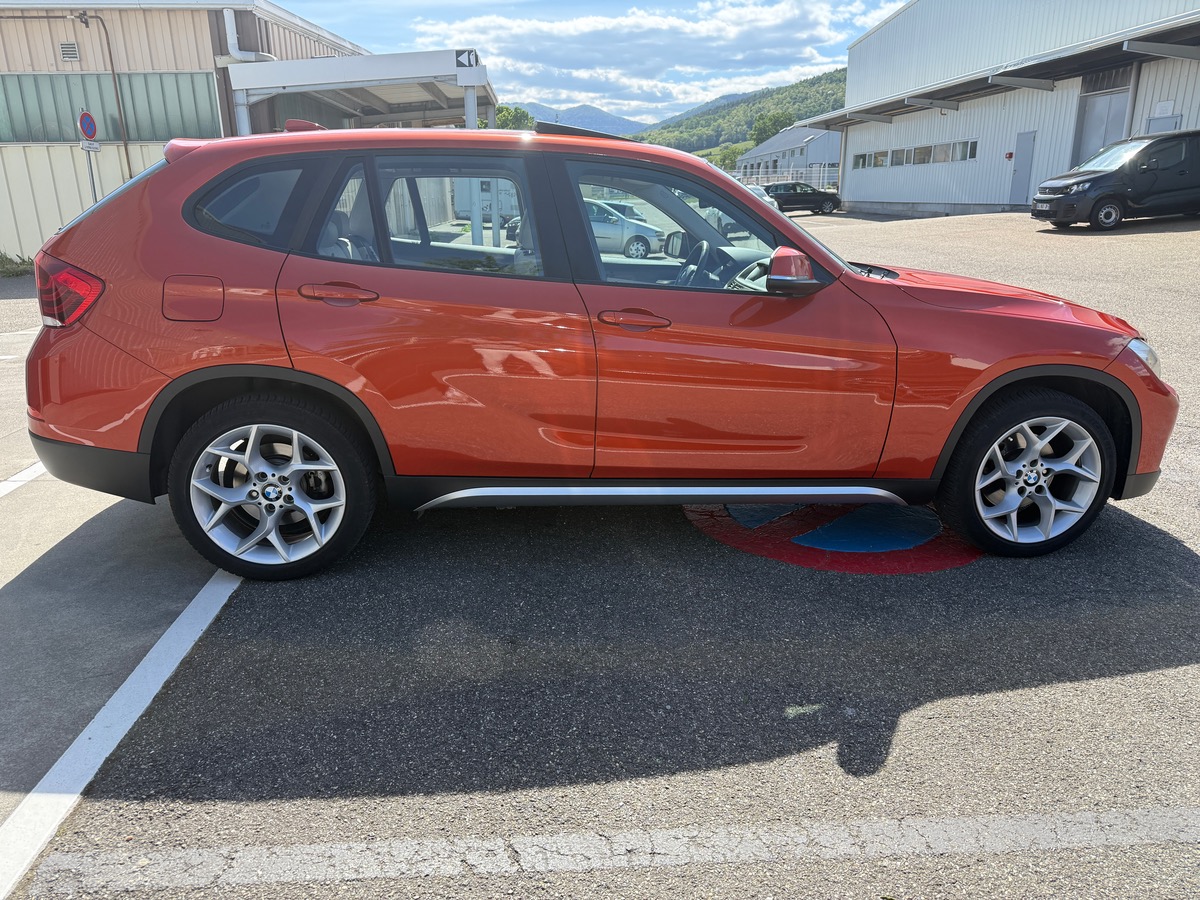 Bmw X1 20i 2L  184 X-Drive boite 8  X-line, Toit ouvrant, Sièges chauffants, Suivi complet