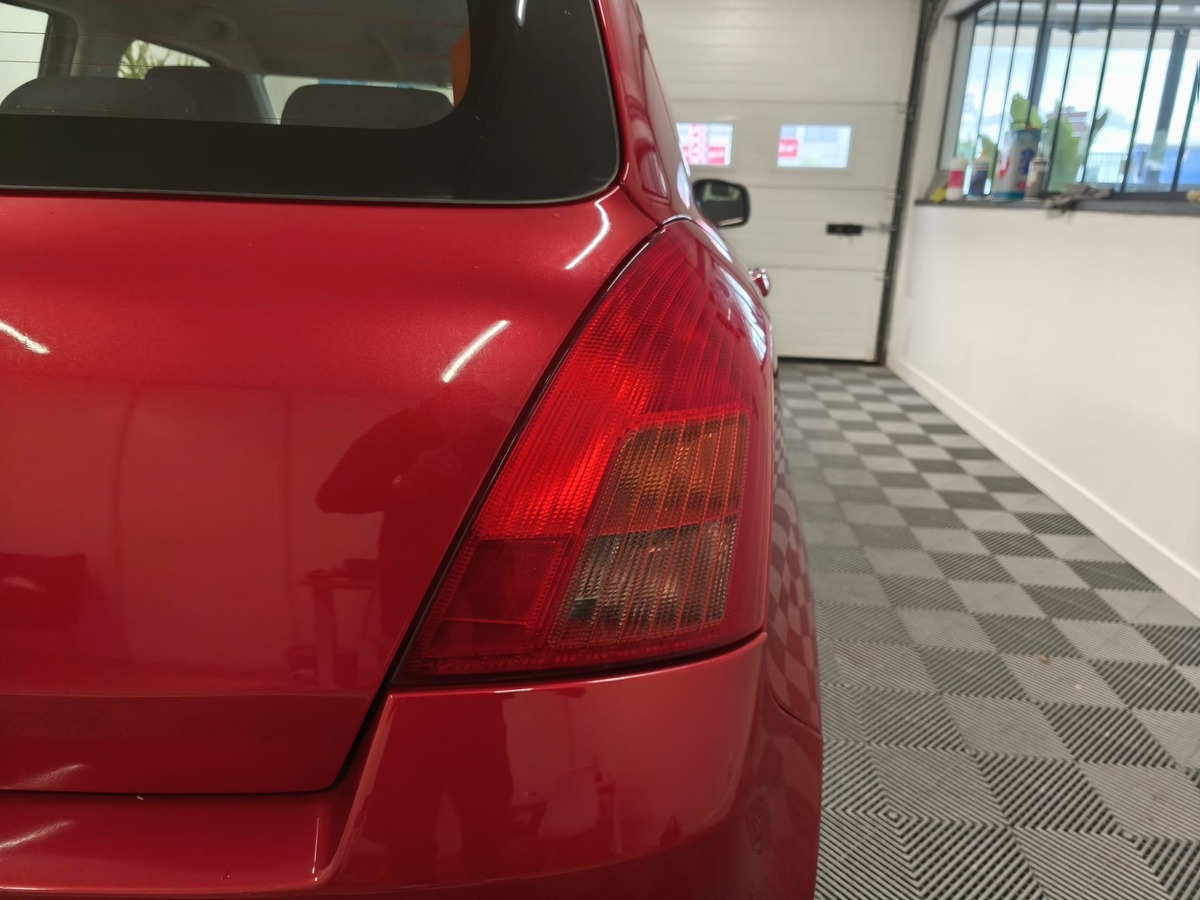 Suzuki Swift III 1.3 16V 93Ch