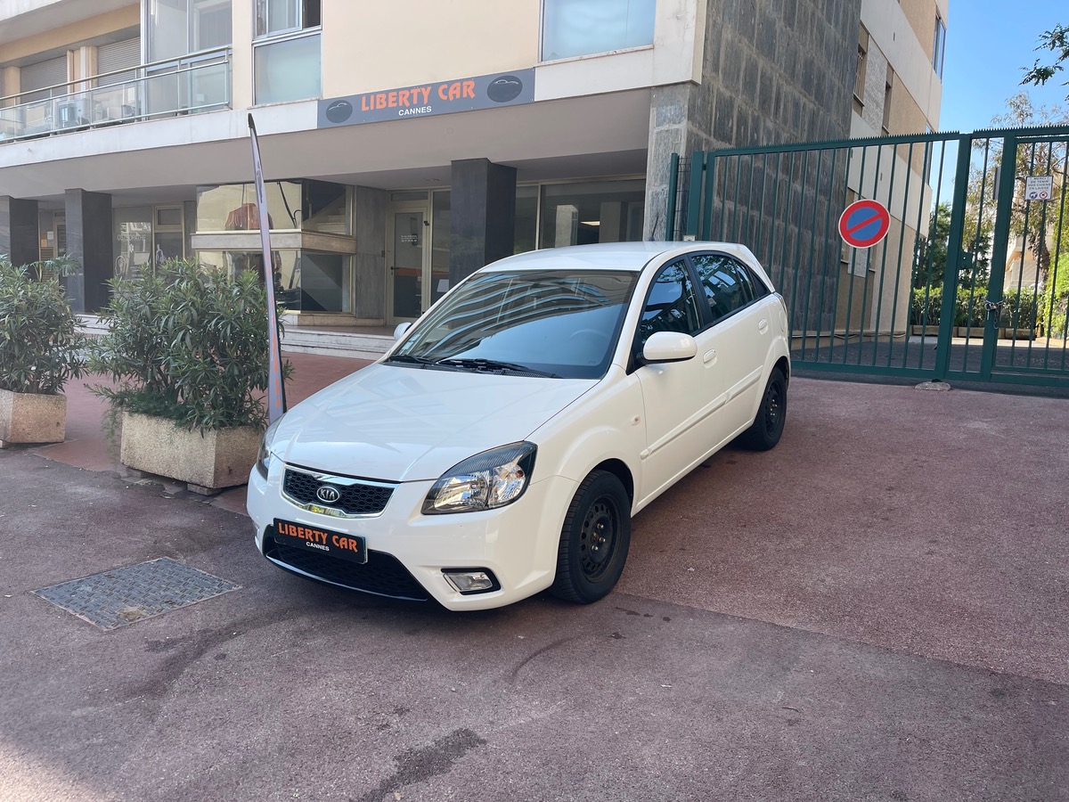 Kia Rio 1.5 crdi 110 cv Phase 2 / 1er Main / Entretien complet KIA / 5  Portes