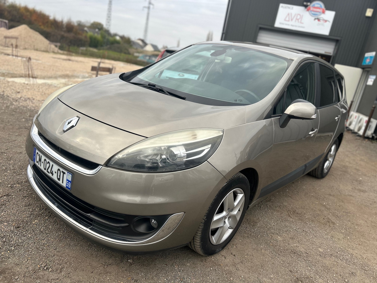 RENAULT Megane Grand Scénic III Phase 2 1.5 dCi FAP 110 ch Pack 