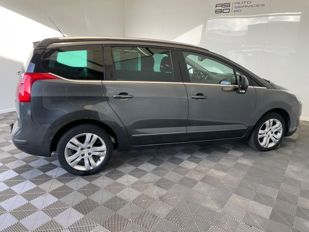 Peugeot 5008 1.6 BLUE-HDI 115 7 PLACES ALLURE