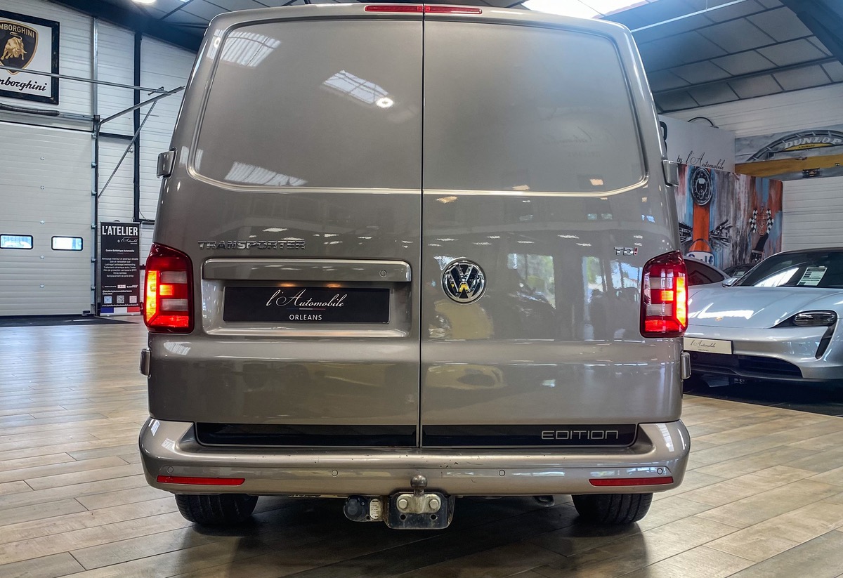 Volkswagen Transporter T6 150 PROCAB 6P EDITION