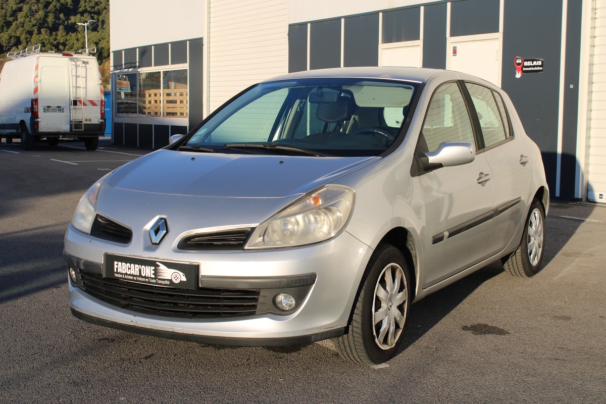 Clio 2.2 Privilège 1.5L dCi 80 de jordan62128 ( Photos p.30 )